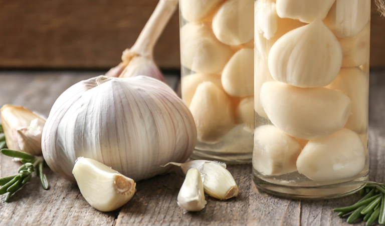 How to store garlic