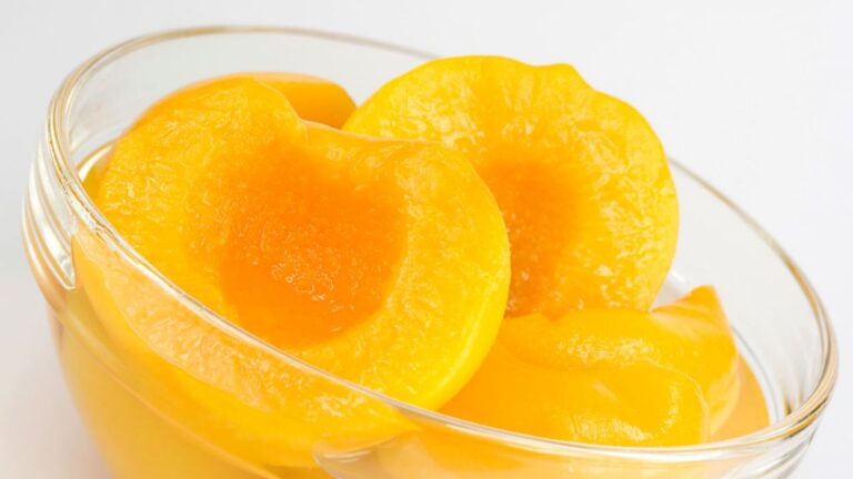 Peaches in syrup