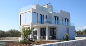 How much does it cost to build a 150 m house?