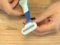 How to clean a blade?