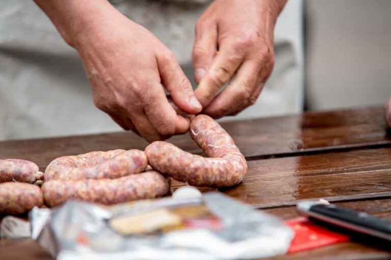 How to make delicious homemade sausages to preserve your meat