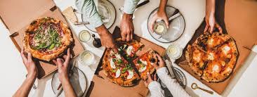 How many people eat a pizza? How many people eat a pizza?