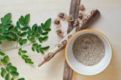 What are the benefits of moringa and what is it used for?