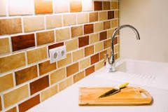 How is marble painted?