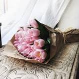 What could be more elegant than a rose or a tulip? What could be more elegant than a rose or a tulip?