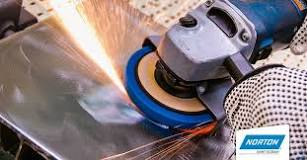 How to sand a wall with a grinder?