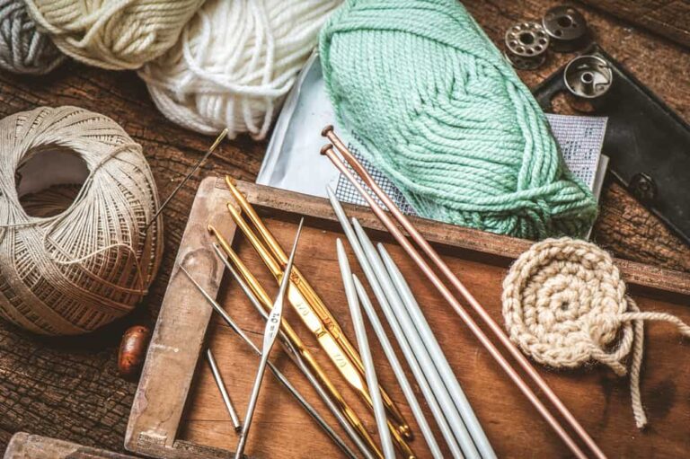 The differences between crochet and knitting and what works for you