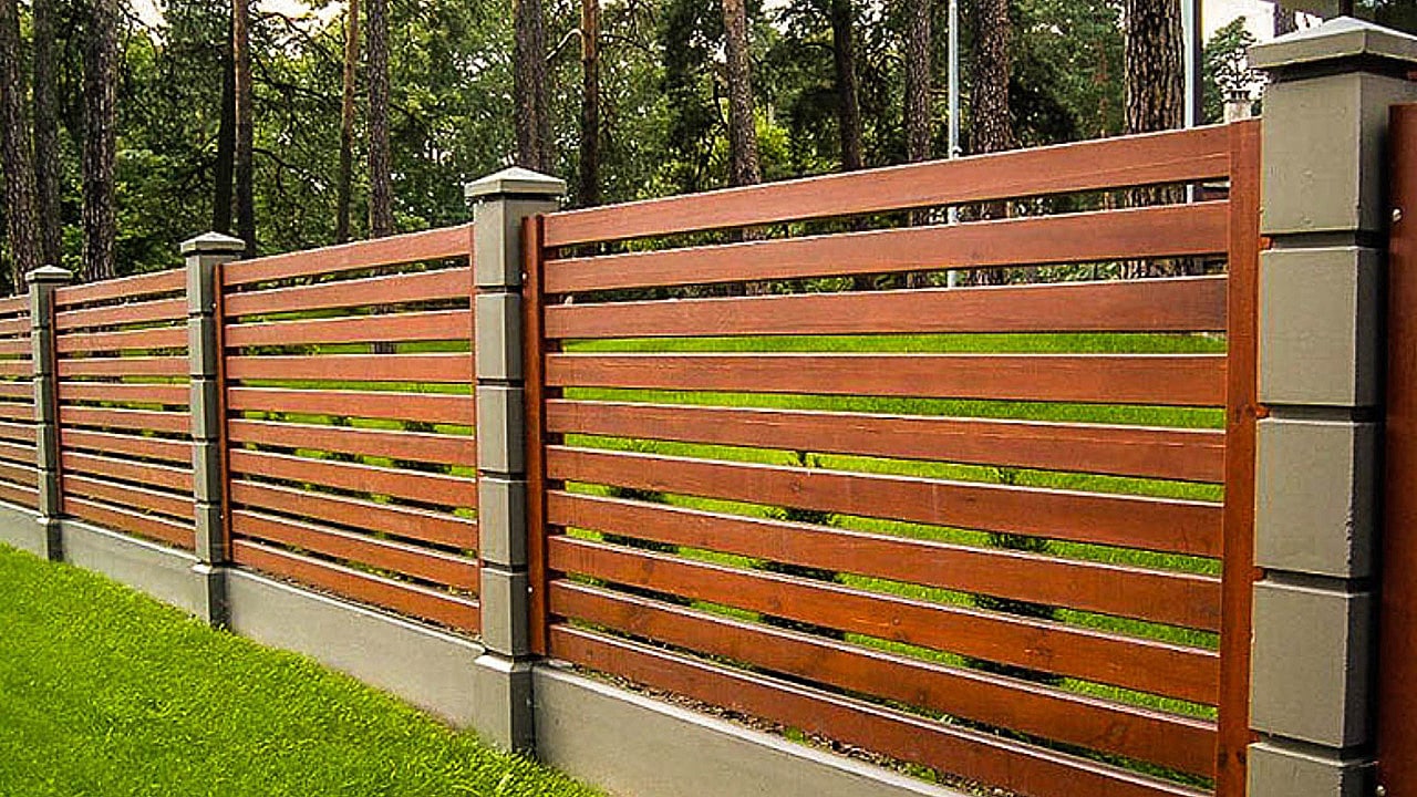 garden with wooden bars