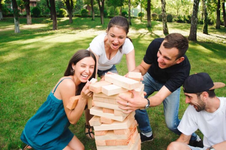9 summer games to play outside with friends or family